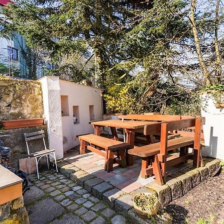 Apartman Vishegrad Apartment Karlovy Vary Bagian luar foto