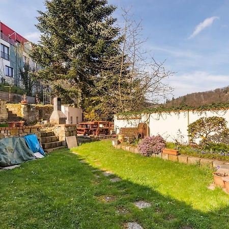 Apartman Vishegrad Apartment Karlovy Vary Bagian luar foto