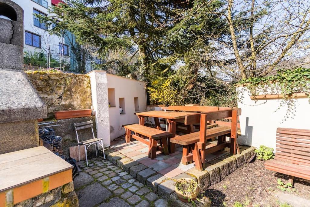 Apartman Vishegrad Apartment Karlovy Vary Bagian luar foto